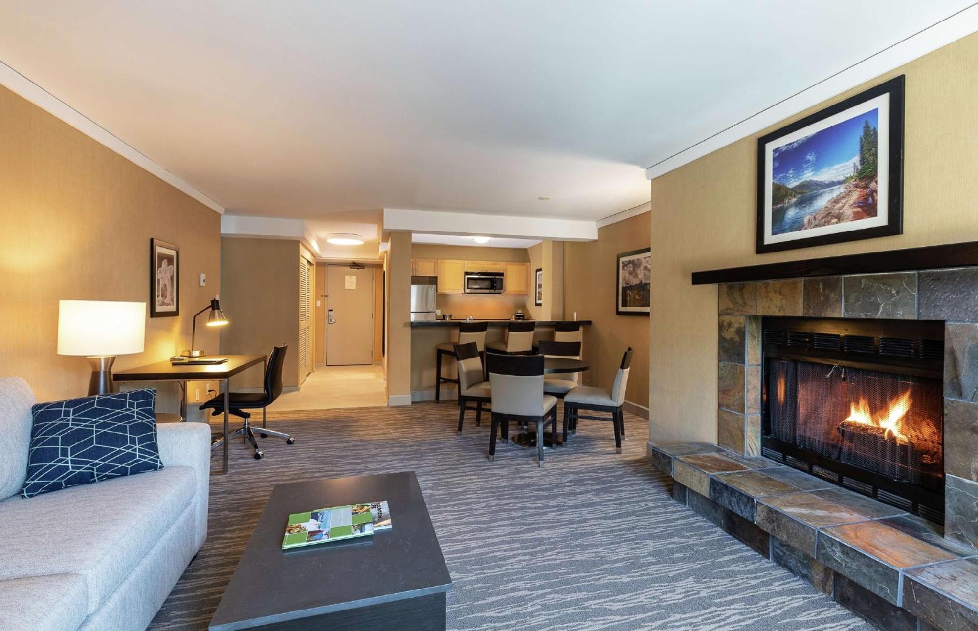 Hilton Whistler Resort & Spa Extérieur photo