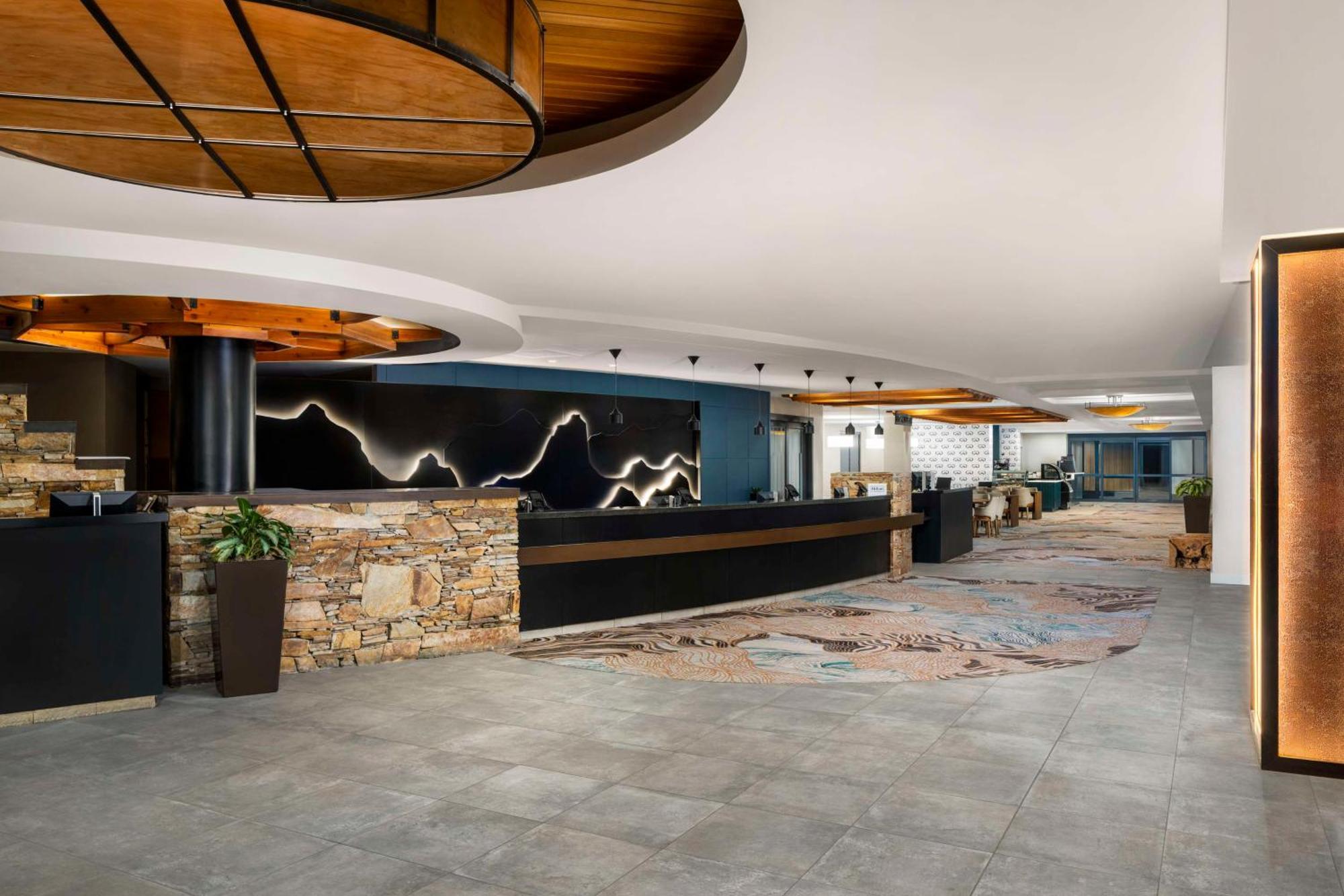 Hilton Whistler Resort & Spa Extérieur photo