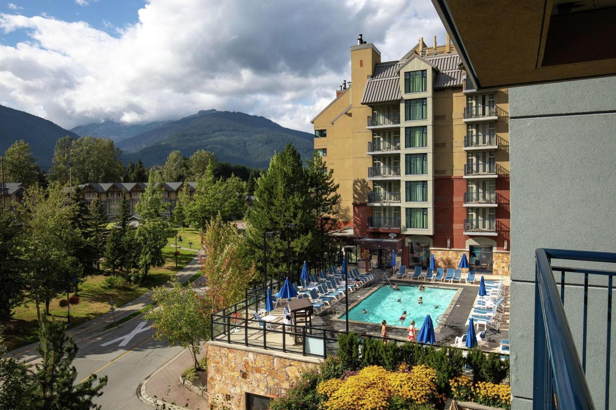 Hilton Whistler Resort & Spa Extérieur photo