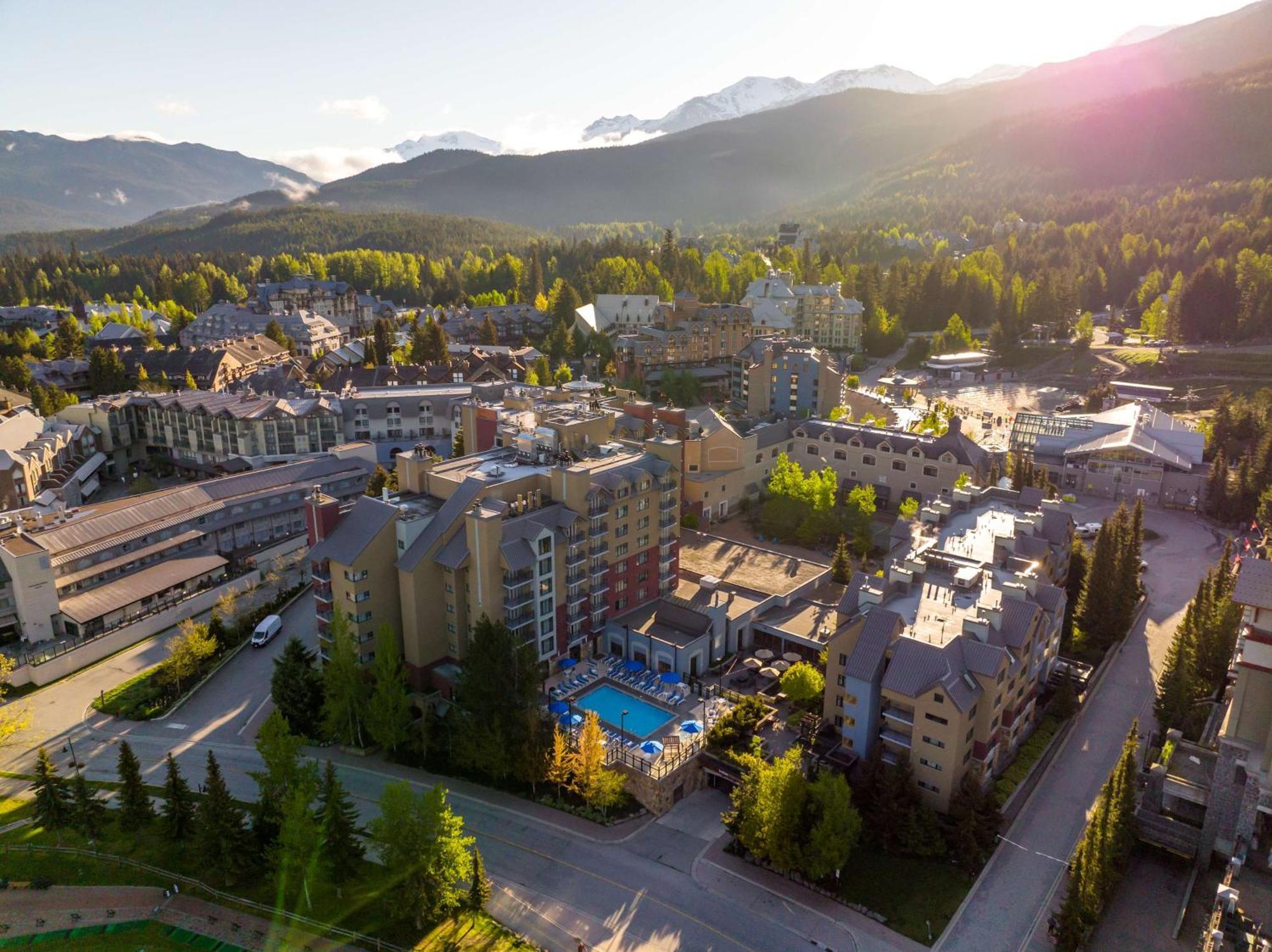 Hilton Whistler Resort & Spa Extérieur photo
